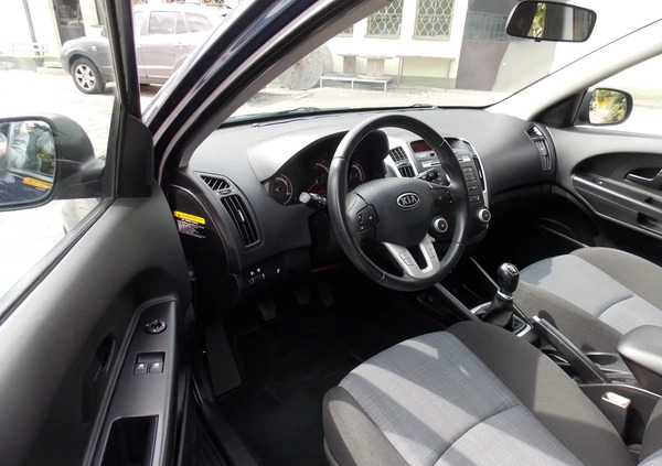 Kia Ceed cena 21500 przebieg: 176500, rok produkcji 2010 z Jarosław małe 379